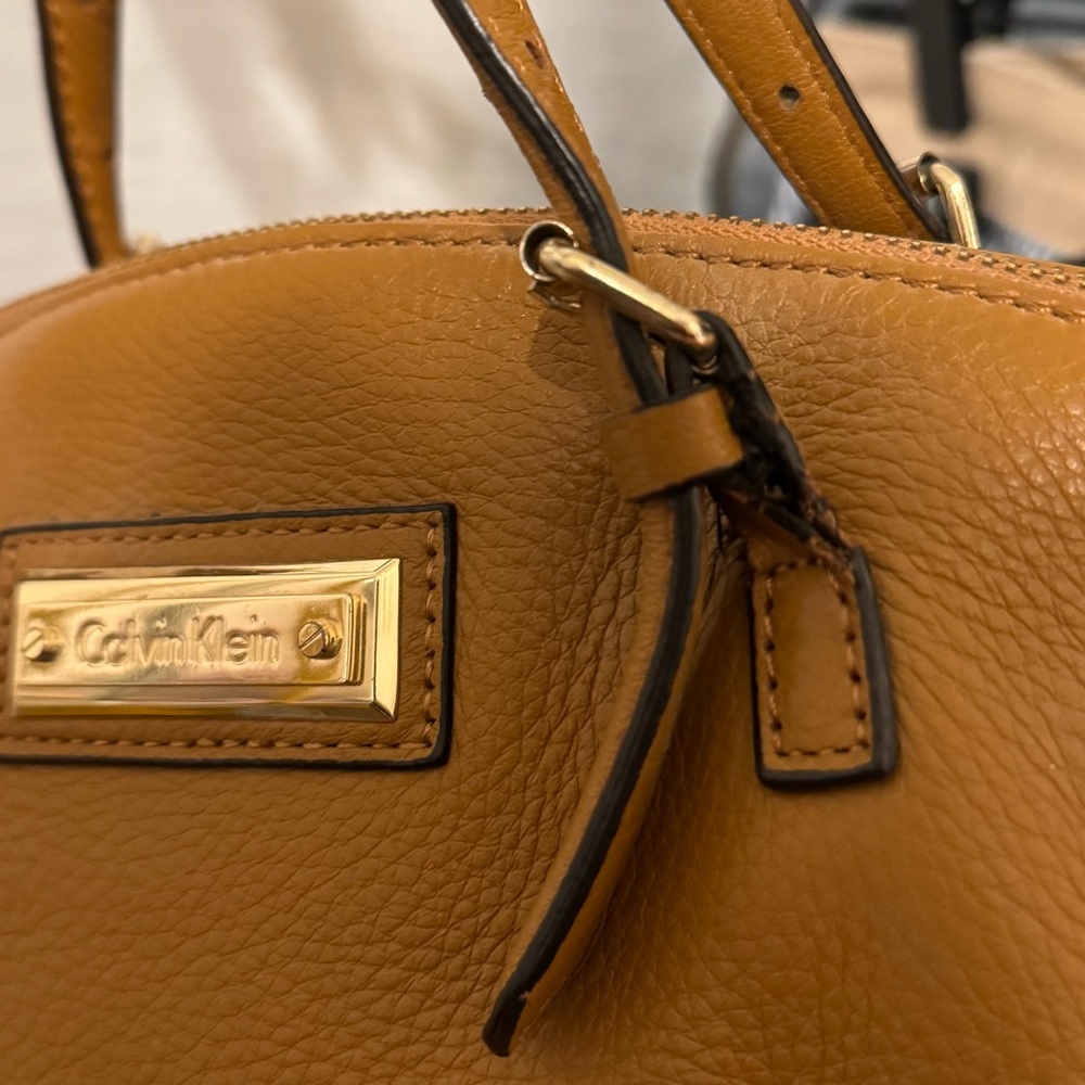 Calvin Klein shoulder bag, tan leather (?) - Picture 7 of 12